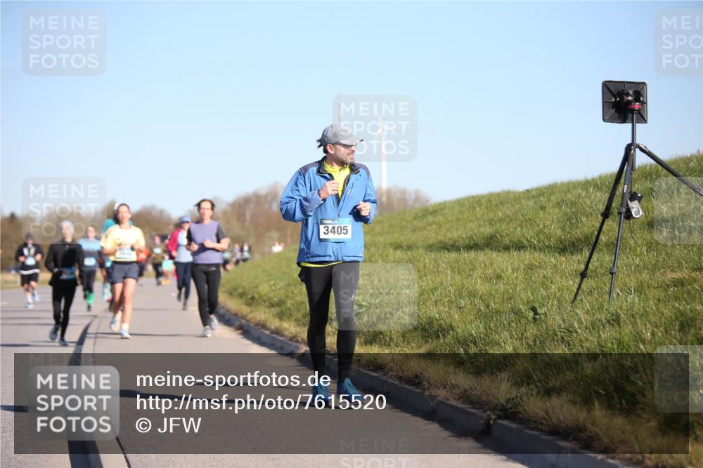 06.04.2025 - 44. Internationalen Wilhelmsburger Insellauf Jannik Wohlers http://msf.ph/oto/7615520 06.04.2025 09:34:41 Laufen 3405 meine-sportfotos.de
