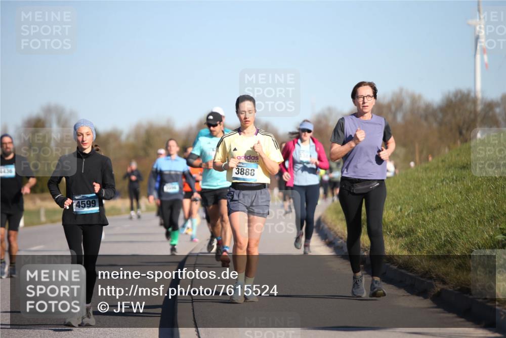 06.04.2025 - 44. Internationalen Wilhelmsburger Insellauf Jannik Wohlers http://msf.ph/oto/7615524 06.04.2025 09:34:43 Laufen 4436, 4599, 4384, 3888 meine-sportfotos.de