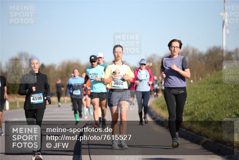 06.04.2025 - 44. Internationalen Wilhelmsburger Insellauf Jannik Wohlers http://msf.ph/oto/7615527 06.04.2025 09:34:43 Laufen 4599, 1384, 4239, 3888 meine-sportfotos.de
