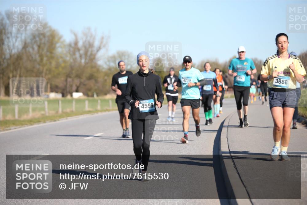 06.04.2025 - 44. Internationalen Wilhelmsburger Insellauf Jannik Wohlers http://msf.ph/oto/7615530 06.04.2025 09:34:45 Laufen 4599, 4239, 1066, 3797, 3888 meine-sportfotos.de