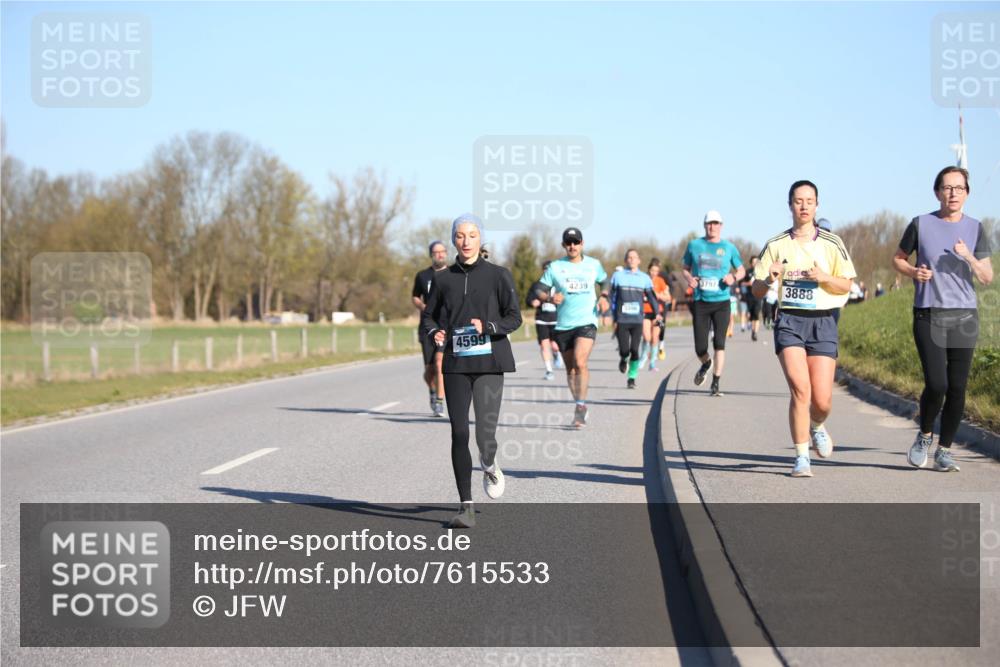06.04.2025 - 44. Internationalen Wilhelmsburger Insellauf Jannik Wohlers http://msf.ph/oto/7615533 06.04.2025 09:34:45 Laufen 4599, 4239, 3797, 3888 meine-sportfotos.de