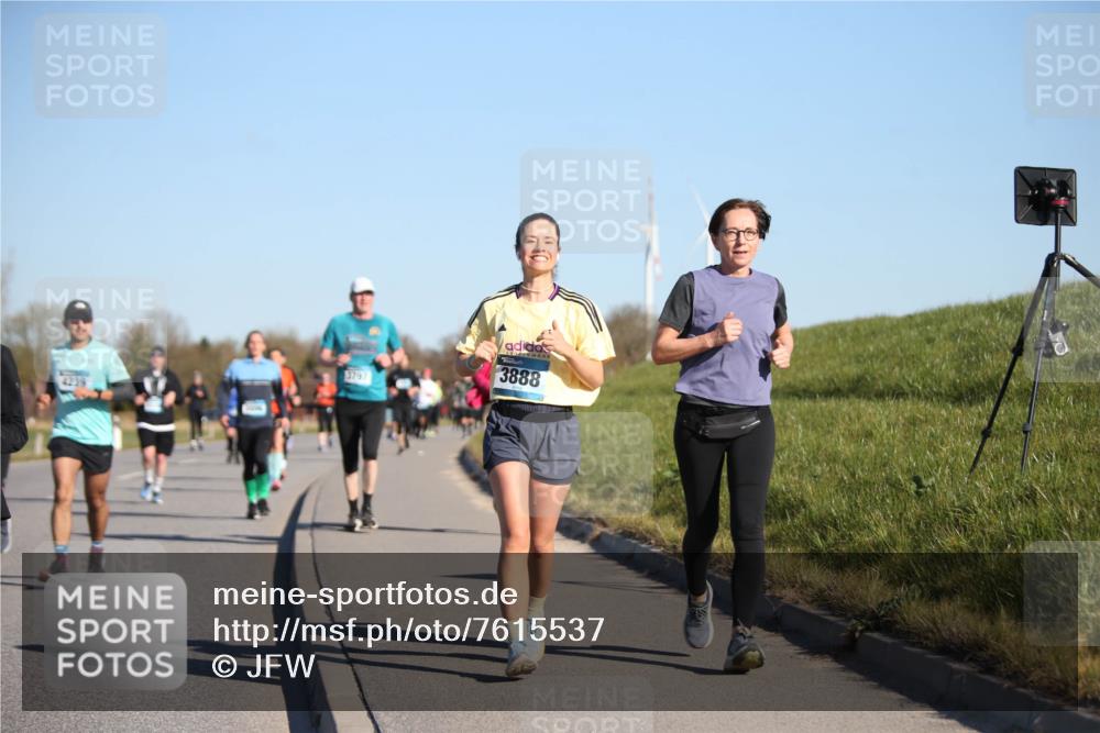 06.04.2025 - 44. Internationalen Wilhelmsburger Insellauf Jannik Wohlers http://msf.ph/oto/7615537 06.04.2025 09:34:46 Laufen 4239, 3797, 3888 meine-sportfotos.de