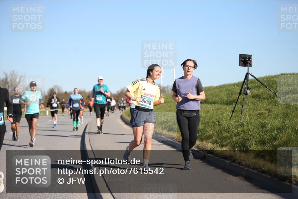 06.04.2025 - 44. Internationalen Wilhelmsburger Insellauf Jannik Wohlers http://msf.ph/oto/7615542 06.04.2025 09:34:47 Laufen 9, 3888, 3797 meine-sportfotos.de