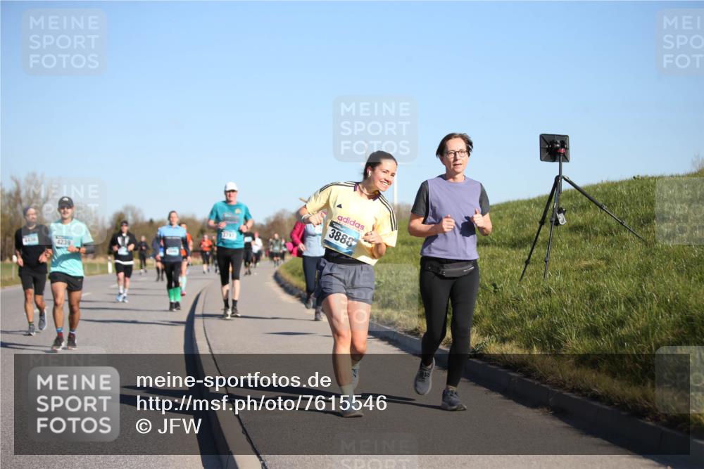 06.04.2025 - 44. Internationalen Wilhelmsburger Insellauf Jannik Wohlers http://msf.ph/oto/7615546 06.04.2025 09:34:47 Laufen 4436, 4239, 3797, 3888 meine-sportfotos.de
