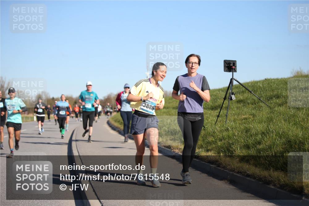 06.04.2025 - 44. Internationalen Wilhelmsburger Insellauf Jannik Wohlers http://msf.ph/oto/7615548 06.04.2025 09:34:47 Laufen 4239, 3888 meine-sportfotos.de