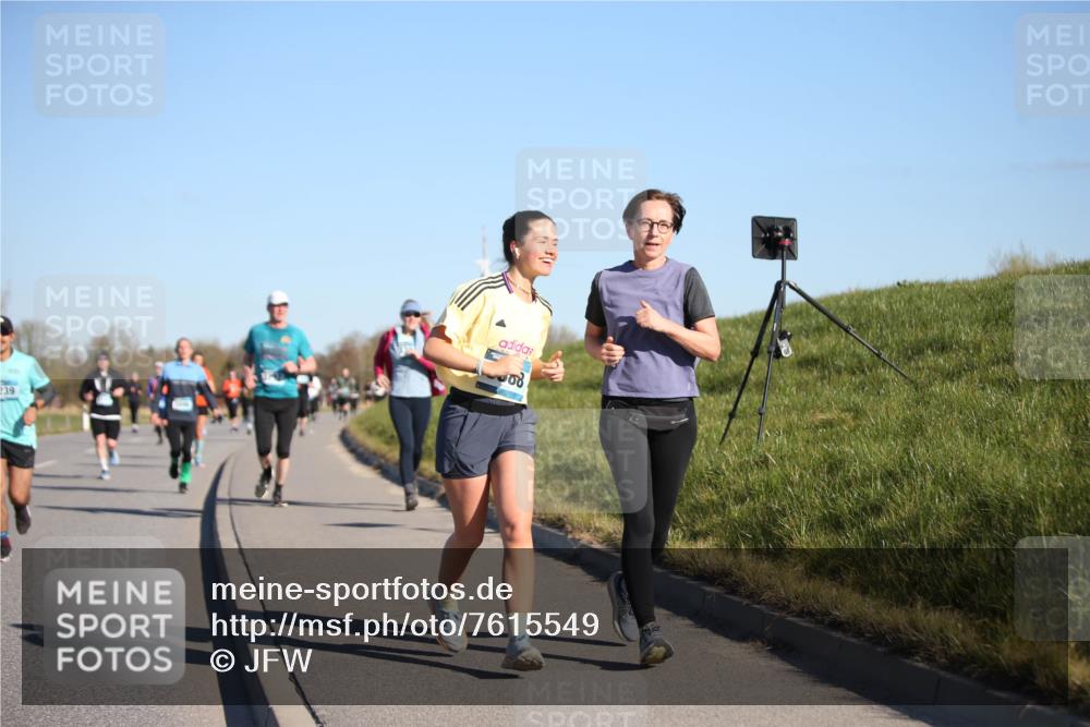 06.04.2025 - 44. Internationalen Wilhelmsburger Insellauf Jannik Wohlers http://msf.ph/oto/7615549 06.04.2025 09:34:47 Laufen  meine-sportfotos.de