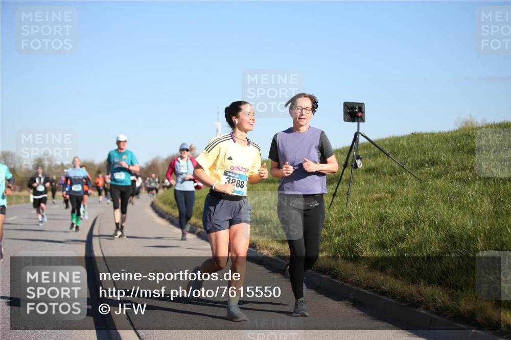 06.04.2025 - 44. Internationalen Wilhelmsburger Insellauf Jannik Wohlers http://msf.ph/oto/7615550 06.04.2025 09:34:47 Laufen 3888 meine-sportfotos.de