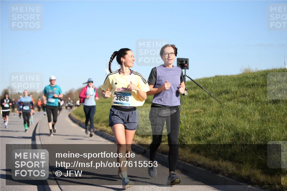 06.04.2025 - 44. Internationalen Wilhelmsburger Insellauf Jannik Wohlers http://msf.ph/oto/7615553 06.04.2025 09:34:48 Laufen 3888 meine-sportfotos.de