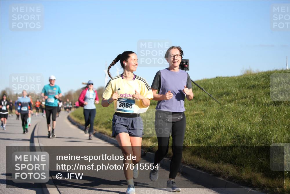 06.04.2025 - 44. Internationalen Wilhelmsburger Insellauf Jannik Wohlers http://msf.ph/oto/7615554 06.04.2025 09:34:48 Laufen 3888 meine-sportfotos.de