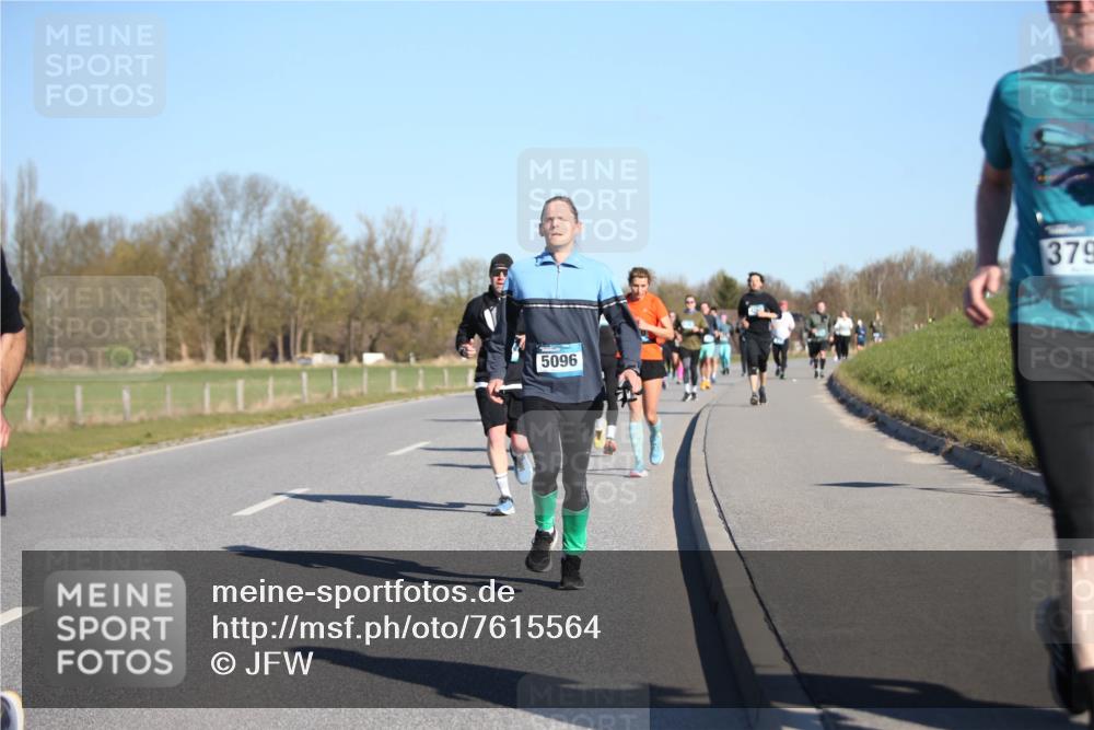 06.04.2025 - 44. Internationalen Wilhelmsburger Insellauf Jannik Wohlers http://msf.ph/oto/7615564 06.04.2025 09:34:52 Laufen 5096, 379 meine-sportfotos.de