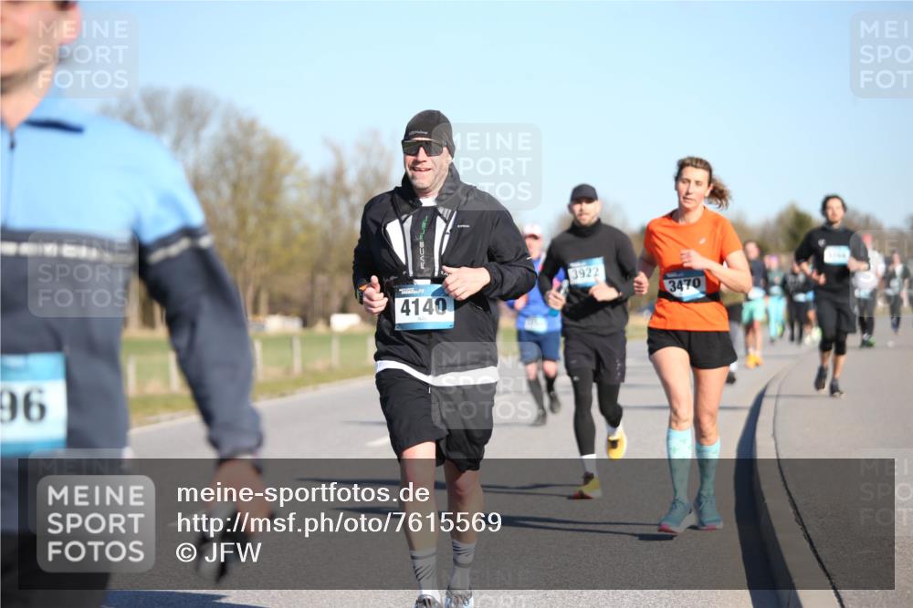 06.04.2025 - 44. Internationalen Wilhelmsburger Insellauf Jannik Wohlers http://msf.ph/oto/7615569 06.04.2025 09:34:54 Laufen 96, 4140, 3922, 3470 meine-sportfotos.de