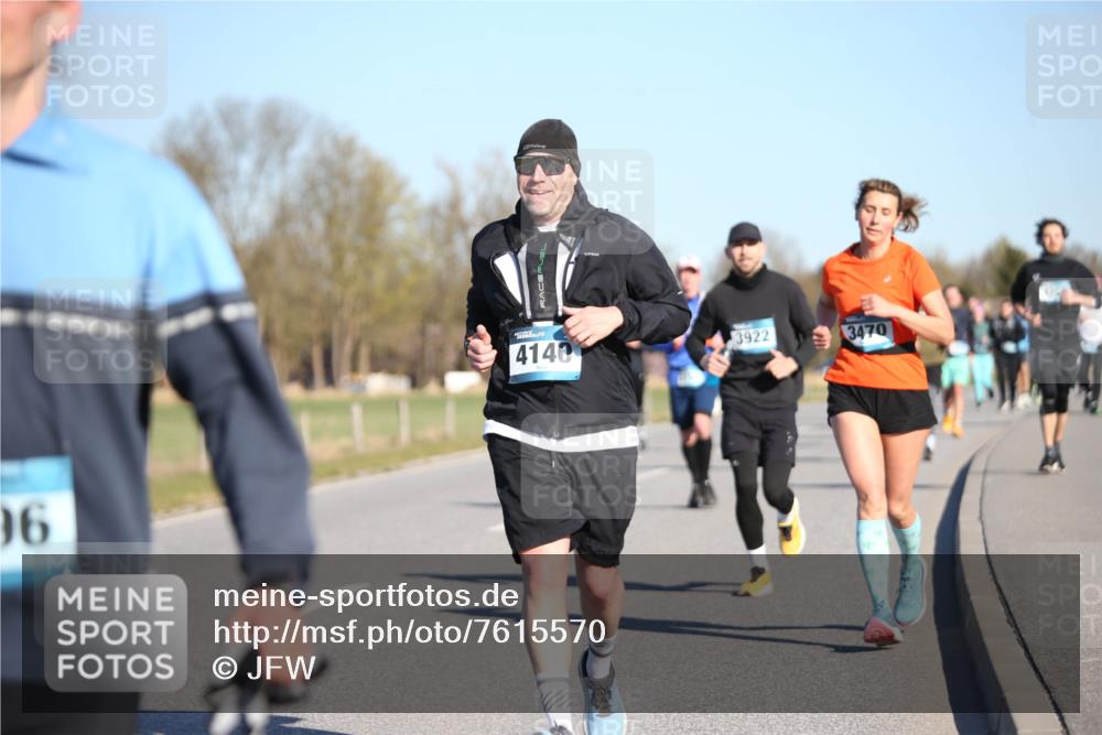 06.04.2025 - 44. Internationalen Wilhelmsburger Insellauf Jannik Wohlers http://msf.ph/oto/7615570 06.04.2025 09:34:54 Laufen 96, 4140, 3922, 3470, 426 meine-sportfotos.de