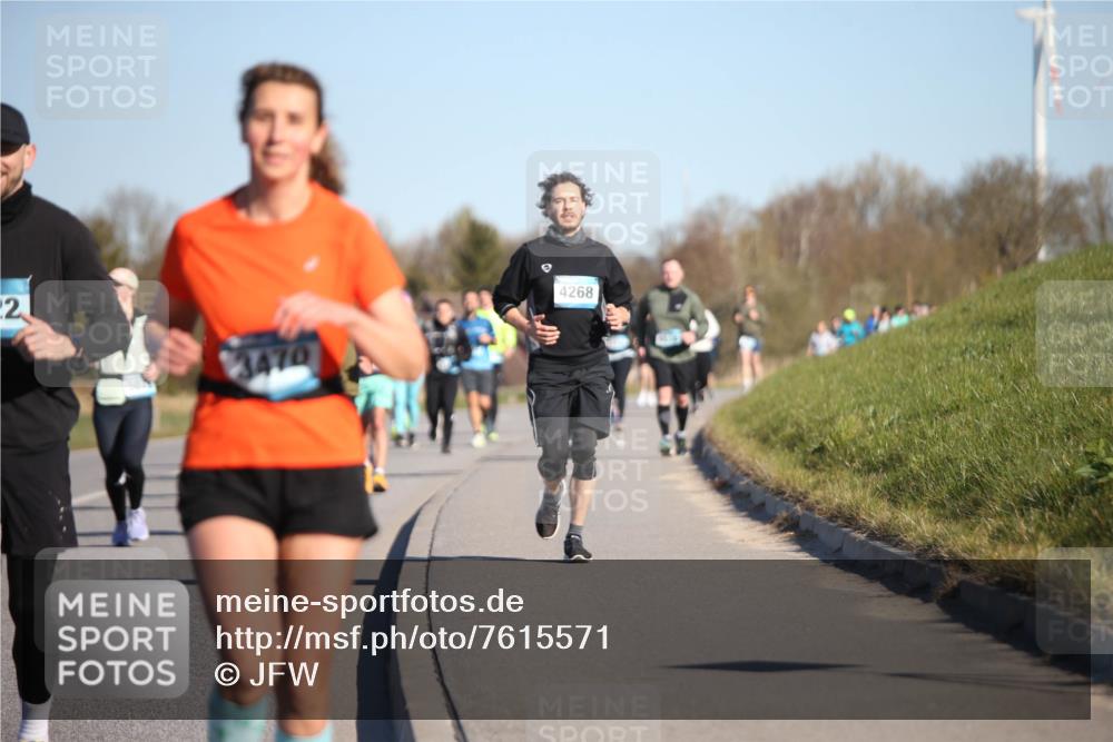 06.04.2025 - 44. Internationalen Wilhelmsburger Insellauf Jannik Wohlers http://msf.ph/oto/7615571 06.04.2025 09:34:55 Laufen 2, 3470, 4268 meine-sportfotos.de