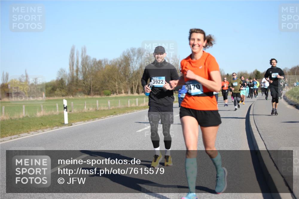 06.04.2025 - 44. Internationalen Wilhelmsburger Insellauf Jannik Wohlers http://msf.ph/oto/7615579 06.04.2025 09:34:56 Laufen 3922, 3754, 3470, 3106, 4268 meine-sportfotos.de
