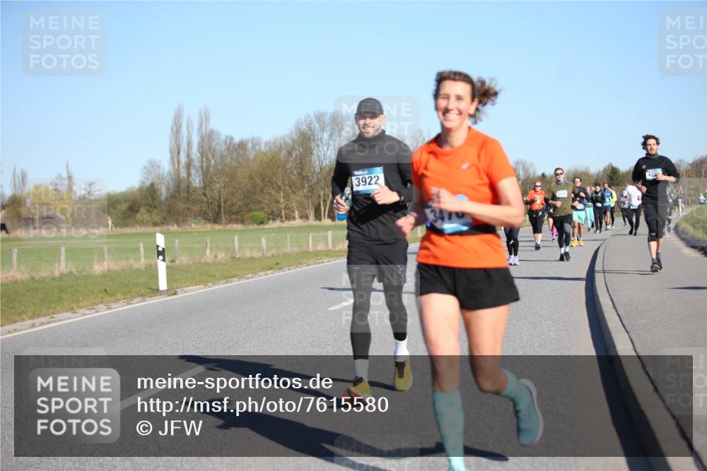 06.04.2025 - 44. Internationalen Wilhelmsburger Insellauf Jannik Wohlers http://msf.ph/oto/7615580 06.04.2025 09:34:57 Laufen 3922, 3106, 426 meine-sportfotos.de
