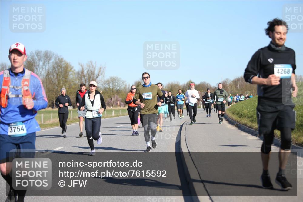 06.04.2025 - 44. Internationalen Wilhelmsburger Insellauf Jannik Wohlers http://msf.ph/oto/7615592 06.04.2025 09:35:00 Laufen 3754, 3106, 4538, 4268 meine-sportfotos.de