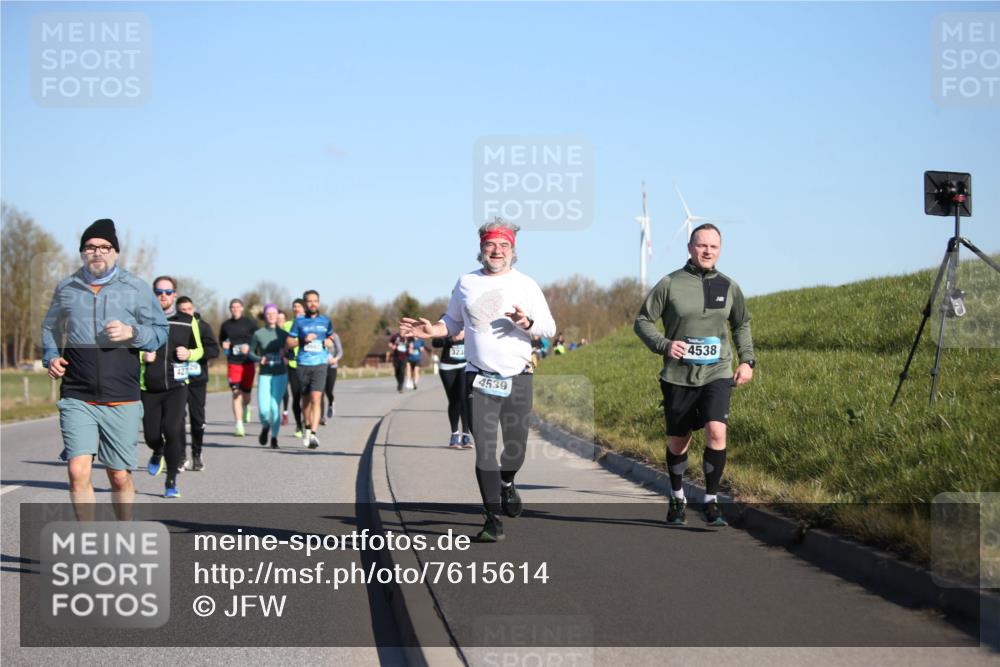 06.04.2025 - 44. Internationalen Wilhelmsburger Insellauf Jannik Wohlers http://msf.ph/oto/7615614 06.04.2025 09:35:07 Laufen 4539, 4538 meine-sportfotos.de