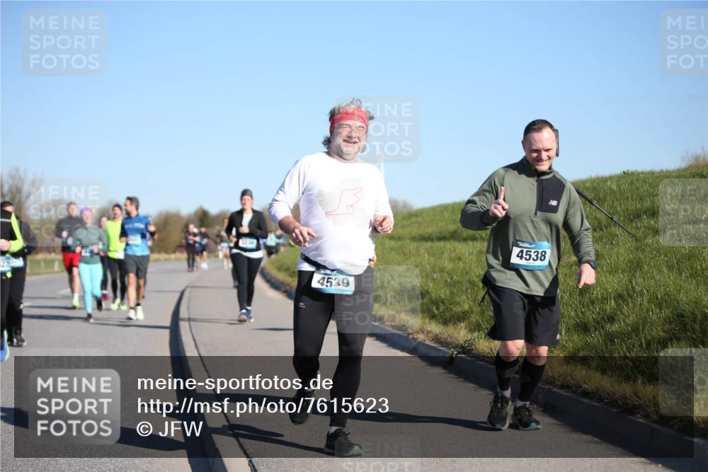 06.04.2025 - 44. Internationalen Wilhelmsburger Insellauf Jannik Wohlers http://msf.ph/oto/7615623 06.04.2025 09:35:09 Laufen 3230, 4539, 4538 meine-sportfotos.de