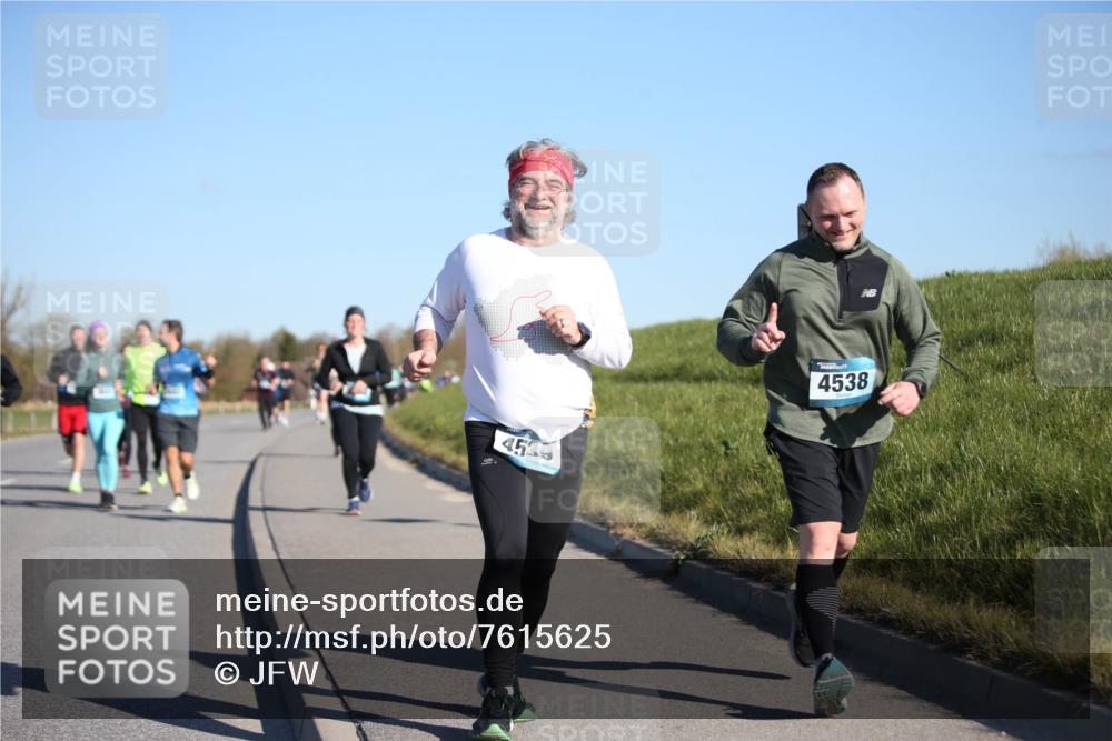 06.04.2025 - 44. Internationalen Wilhelmsburger Insellauf Jannik Wohlers http://msf.ph/oto/7615625 06.04.2025 09:35:09 Laufen 4539, 4538 meine-sportfotos.de