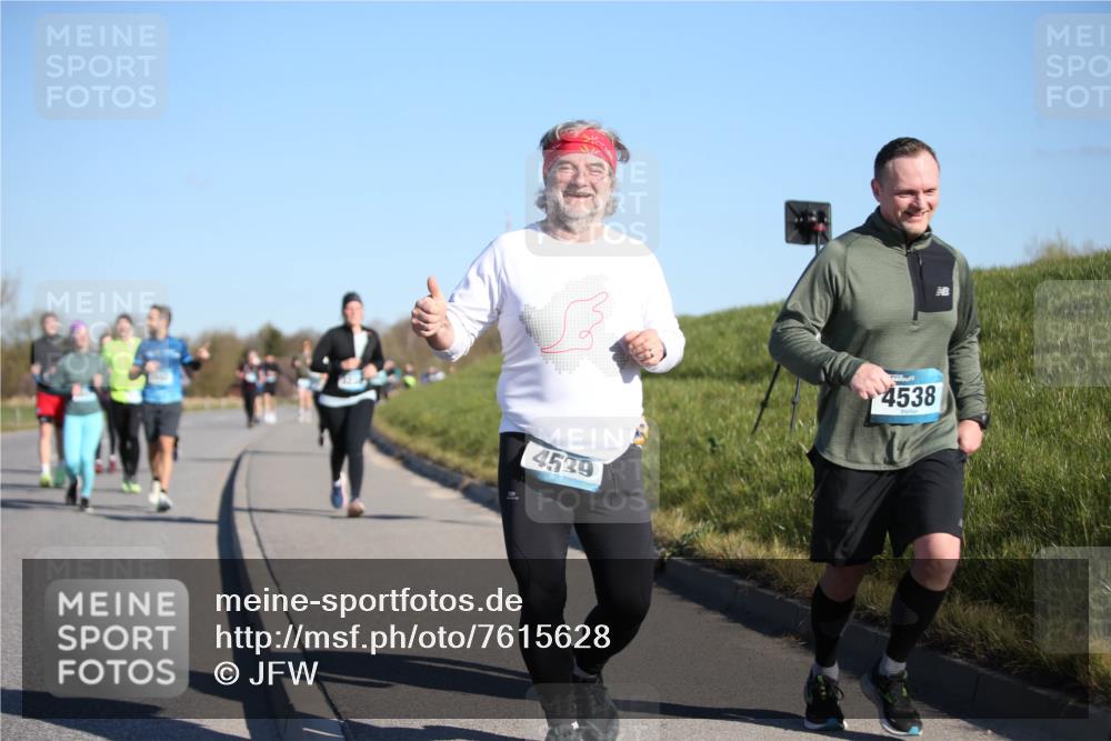 06.04.2025 - 44. Internationalen Wilhelmsburger Insellauf Jannik Wohlers http://msf.ph/oto/7615628 06.04.2025 09:35:09 Laufen 4539, 4538 meine-sportfotos.de