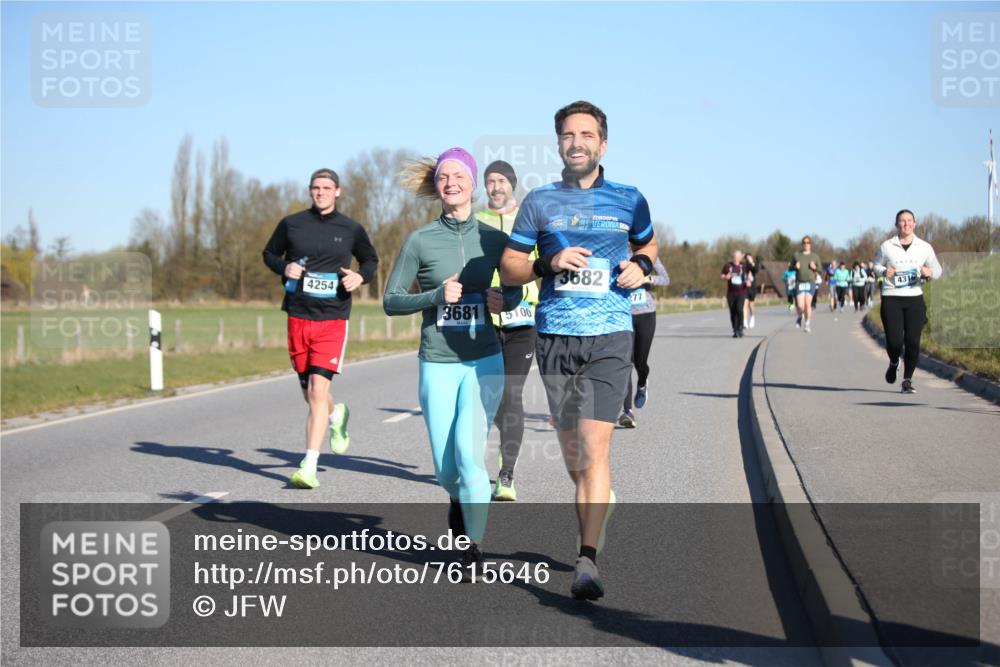 06.04.2025 - 44. Internationalen Wilhelmsburger Insellauf Jannik Wohlers http://msf.ph/oto/7615646 06.04.2025 09:35:14 Laufen 4254, 3681, 00, 3682, 277, 431 meine-sportfotos.de