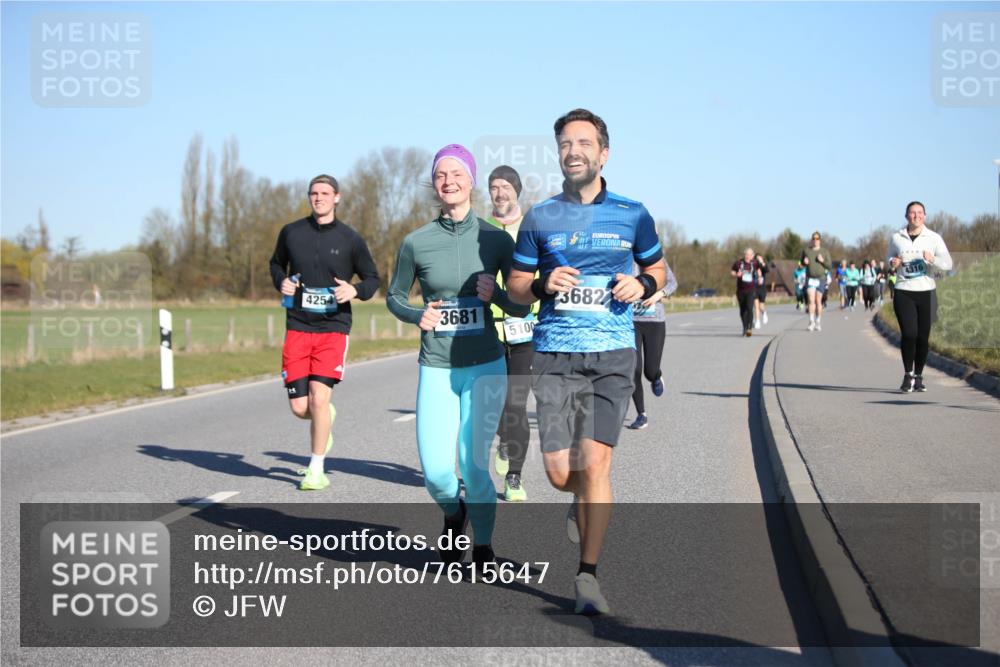 06.04.2025 - 44. Internationalen Wilhelmsburger Insellauf Jannik Wohlers http://msf.ph/oto/7615647 06.04.2025 09:35:14 Laufen 4254, 3681, 5100, 3682 meine-sportfotos.de