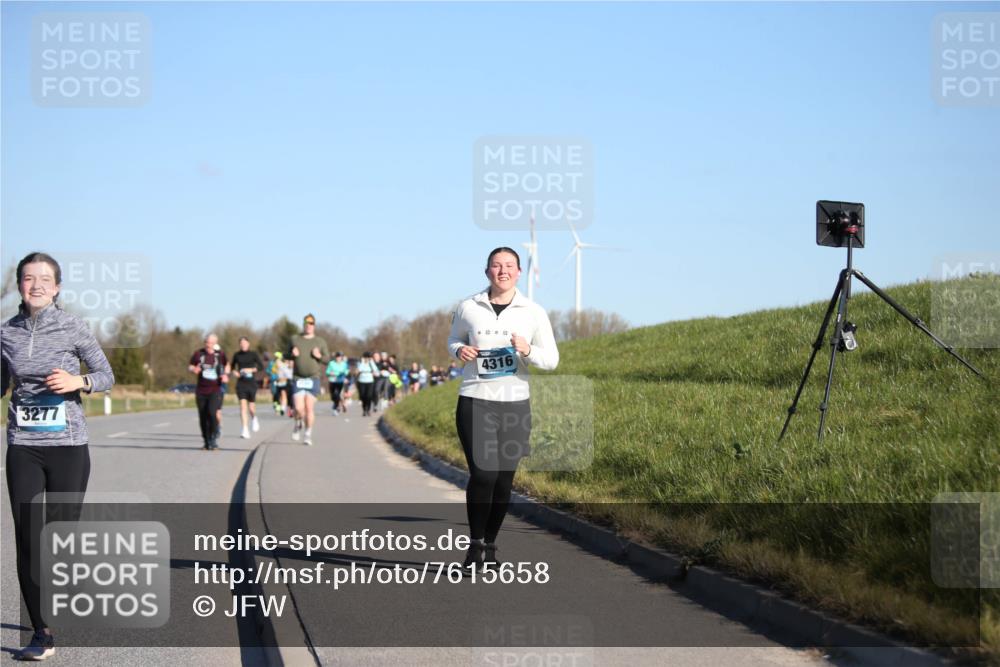 06.04.2025 - 44. Internationalen Wilhelmsburger Insellauf Jannik Wohlers http://msf.ph/oto/7615658 06.04.2025 09:35:16 Laufen 3277, 4316 meine-sportfotos.de