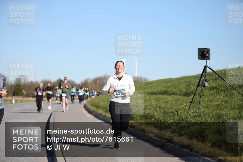 06.04.2025 - 44. Internationalen Wilhelmsburger Insellauf Jannik Wohlers http://msf.ph/oto/7615661 06.04.2025 09:35:16 Laufen 4316 meine-sportfotos.de