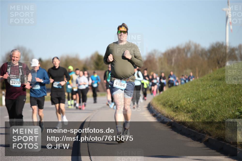 06.04.2025 - 44. Internationalen Wilhelmsburger Insellauf Jannik Wohlers http://msf.ph/oto/7615675 06.04.2025 09:35:20 Laufen 3278, 1981, 4184 meine-sportfotos.de