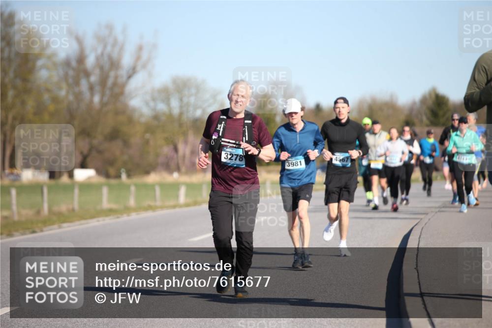 06.04.2025 - 44. Internationalen Wilhelmsburger Insellauf Jannik Wohlers http://msf.ph/oto/7615677 06.04.2025 09:35:21 Laufen 0, 4567, 3278, 3981 meine-sportfotos.de
