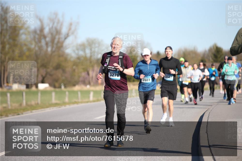 06.04.2025 - 44. Internationalen Wilhelmsburger Insellauf Jannik Wohlers http://msf.ph/oto/7615678 06.04.2025 09:35:22 Laufen 3278, 3981, 4567 meine-sportfotos.de