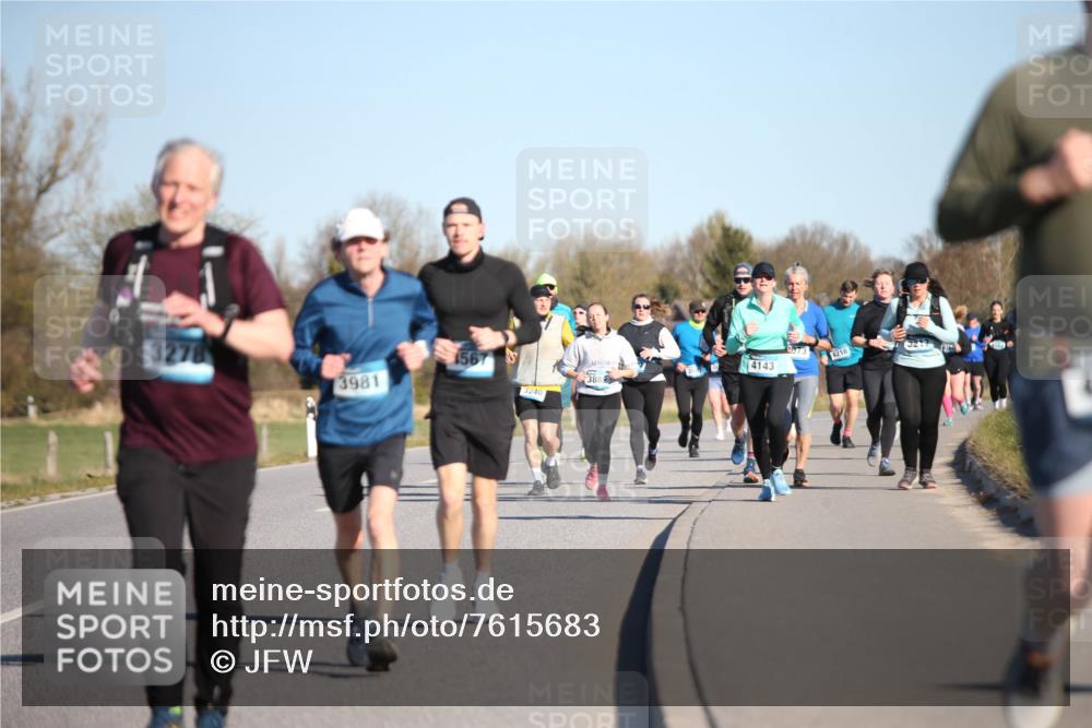 06.04.2025 - 44. Internationalen Wilhelmsburger Insellauf Jannik Wohlers http://msf.ph/oto/7615683 06.04.2025 09:35:23 Laufen 388, 3981, 3240, 4143, 4218, 3217, 240 meine-sportfotos.de