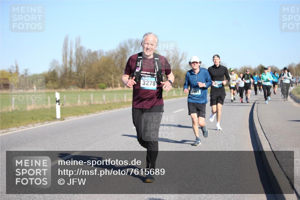 06.04.2025 - 44. Internationalen Wilhelmsburger Insellauf Jannik Wohlers http://msf.ph/oto/7615689 06.04.2025 09:35:26 Laufen 3278, 3981, 4567, 4141 meine-sportfotos.de
