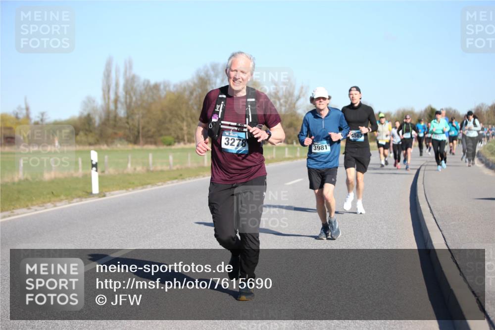 06.04.2025 - 44. Internationalen Wilhelmsburger Insellauf Jannik Wohlers http://msf.ph/oto/7615690 06.04.2025 09:35:26 Laufen 0, 4567, 3278, 3981 meine-sportfotos.de