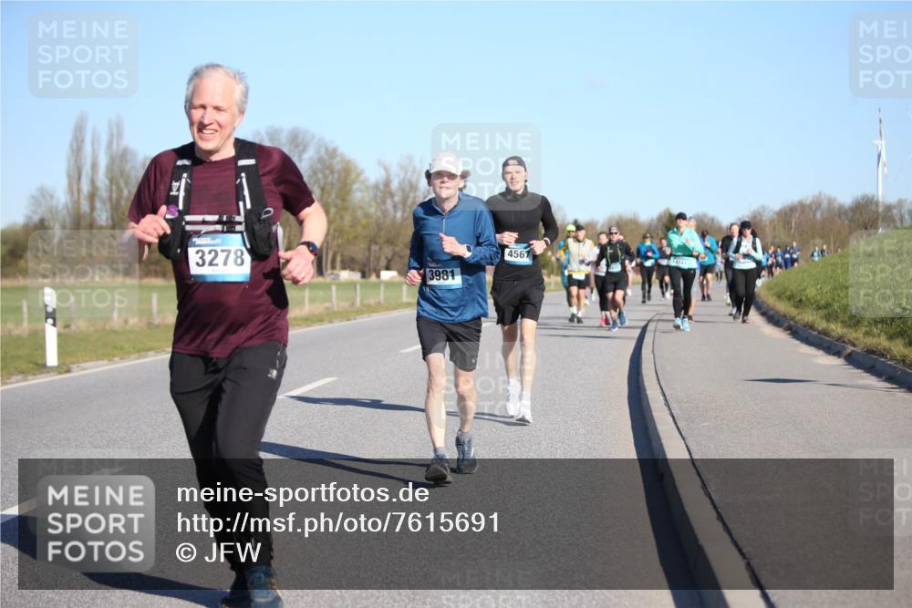 06.04.2025 - 44. Internationalen Wilhelmsburger Insellauf Jannik Wohlers http://msf.ph/oto/7615691 06.04.2025 09:35:26 Laufen 3278, 3981, 4567, 4143 meine-sportfotos.de