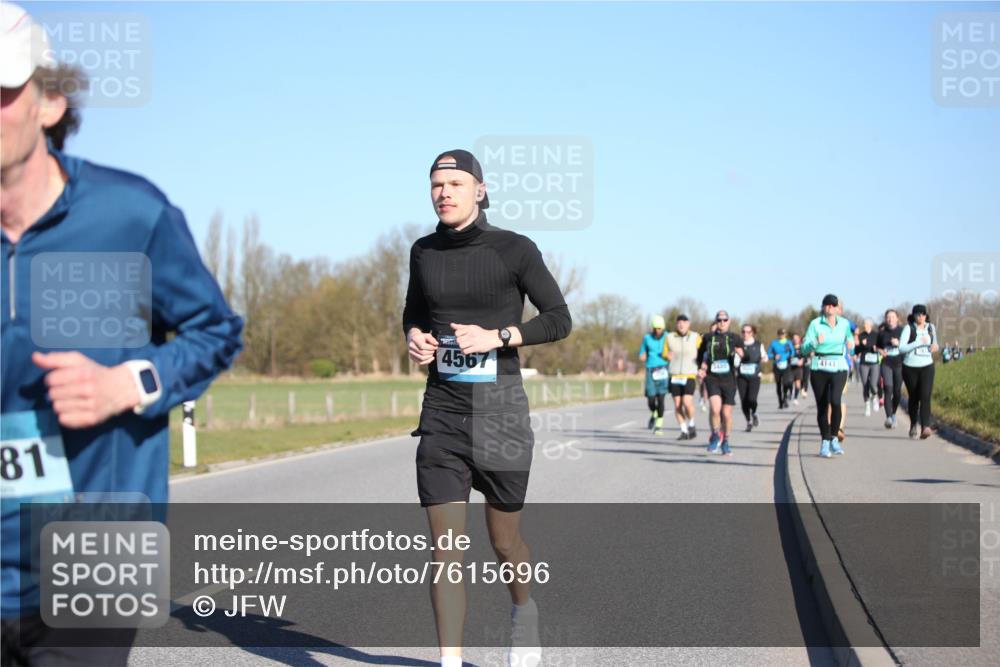 06.04.2025 - 44. Internationalen Wilhelmsburger Insellauf Jannik Wohlers http://msf.ph/oto/7615696 06.04.2025 09:35:29 Laufen 81, 4567, 4143 meine-sportfotos.de