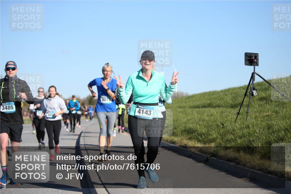 06.04.2025 - 44. Internationalen Wilhelmsburger Insellauf Jannik Wohlers http://msf.ph/oto/7615706 06.04.2025 09:35:33 Laufen 3485, 45, 3882, 3073, 4143 meine-sportfotos.de