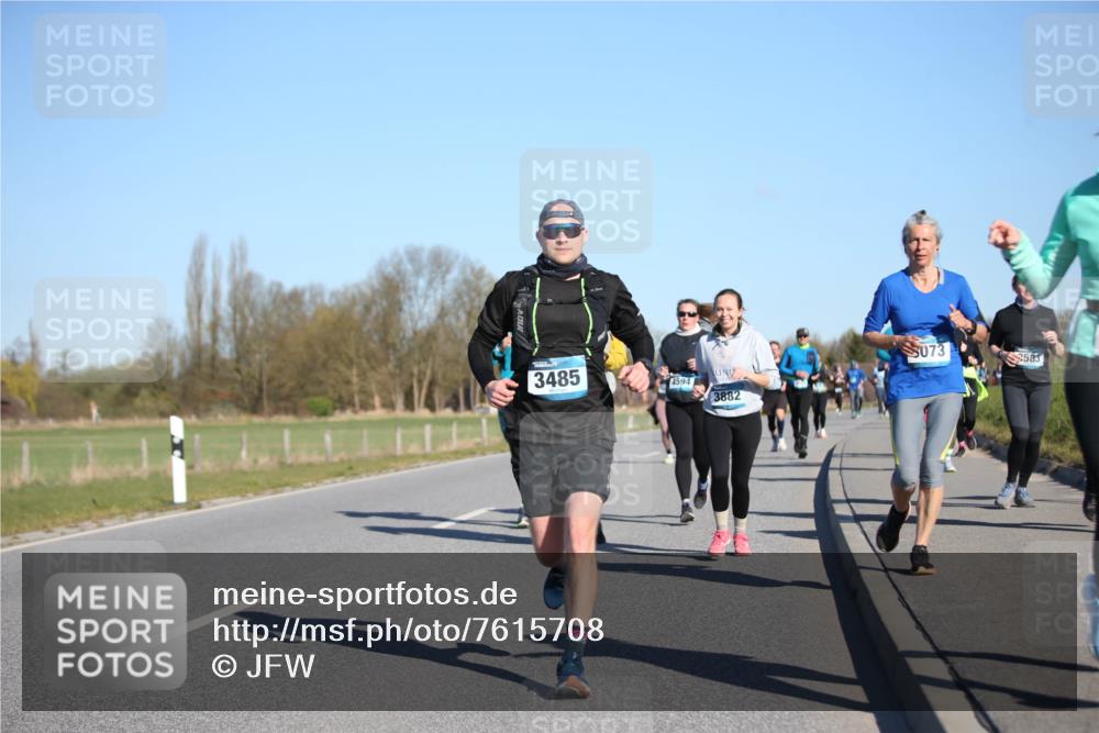 06.04.2025 - 44. Internationalen Wilhelmsburger Insellauf Jannik Wohlers http://msf.ph/oto/7615708 06.04.2025 09:35:34 Laufen 3485, 4594, 3882, 073, 3583 meine-sportfotos.de
