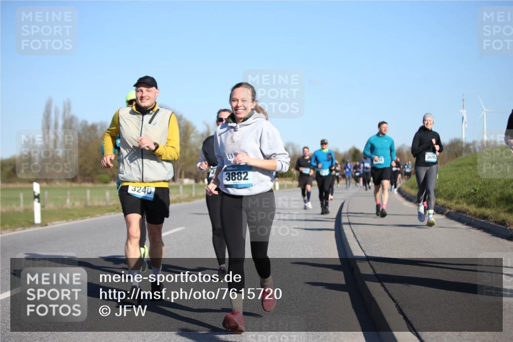 06.04.2025 - 44. Internationalen Wilhelmsburger Insellauf Jannik Wohlers http://msf.ph/oto/7615720 06.04.2025 09:35:36 Laufen 3240, 3882, 3695 meine-sportfotos.de