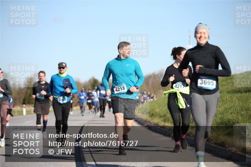 06.04.2025 - 44. Internationalen Wilhelmsburger Insellauf Jannik Wohlers http://msf.ph/oto/7615727 06.04.2025 09:35:38 Laufen 4218, 3083, 4217, 3695 meine-sportfotos.de