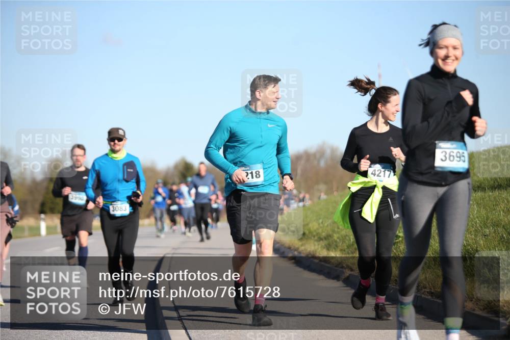06.04.2025 - 44. Internationalen Wilhelmsburger Insellauf Jannik Wohlers http://msf.ph/oto/7615728 06.04.2025 09:35:38 Laufen 3990, 3083, 218, 4217, 3695 meine-sportfotos.de