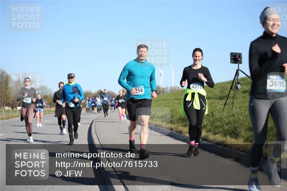 06.04.2025 - 44. Internationalen Wilhelmsburger Insellauf Jannik Wohlers http://msf.ph/oto/7615733 06.04.2025 09:35:40 Laufen 3082, 218, 4217, 3695 meine-sportfotos.de