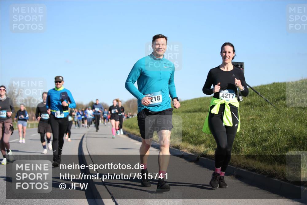 06.04.2025 - 44. Internationalen Wilhelmsburger Insellauf Jannik Wohlers http://msf.ph/oto/7615741 06.04.2025 09:35:40 Laufen 082, 3990, 3086, 218, 4217 meine-sportfotos.de