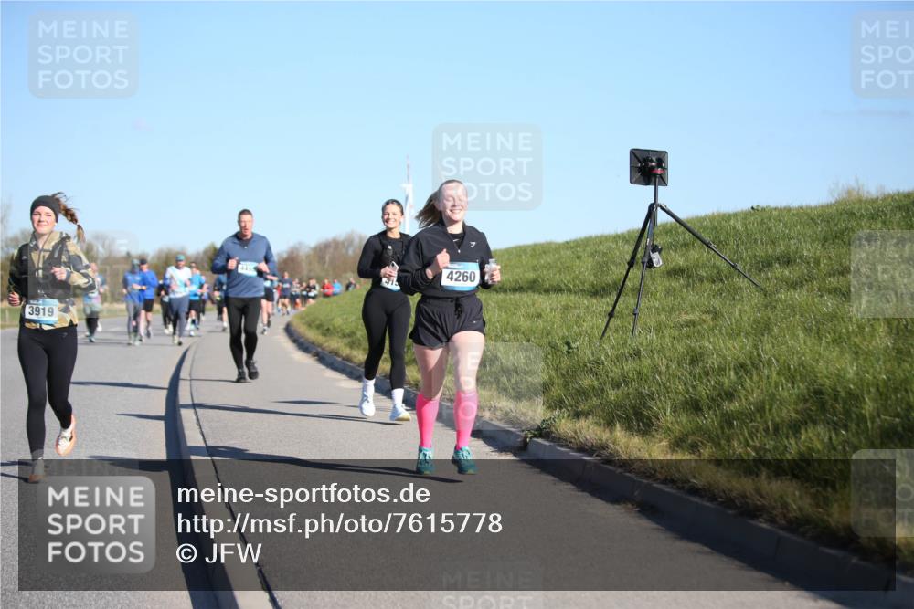 06.04.2025 - 44. Internationalen Wilhelmsburger Insellauf Jannik Wohlers http://msf.ph/oto/7615778 06.04.2025 09:35:46 Laufen 3919, 4260 meine-sportfotos.de