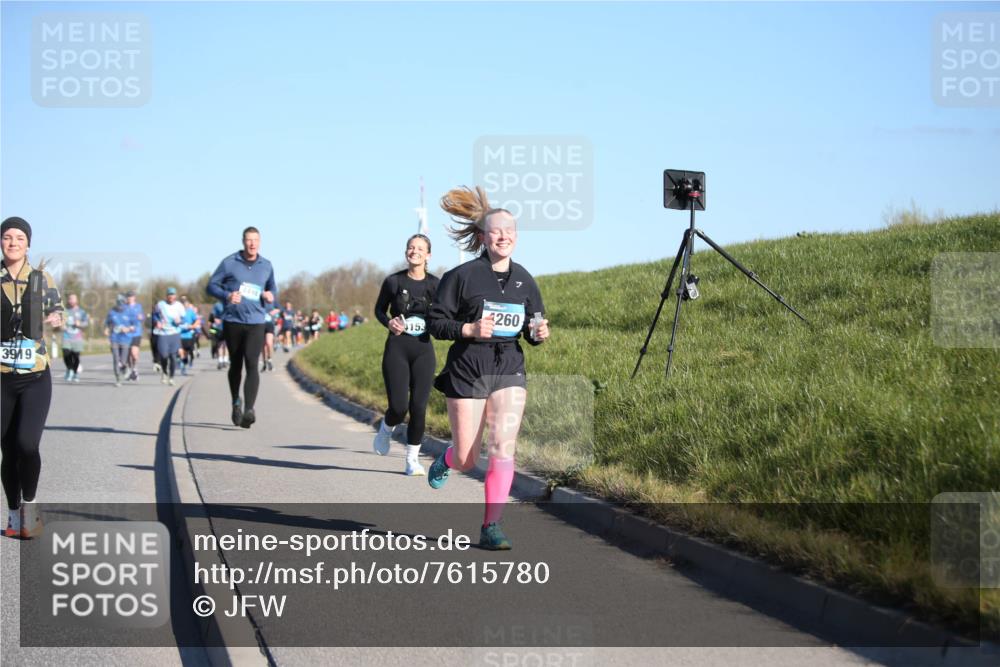 06.04.2025 - 44. Internationalen Wilhelmsburger Insellauf Jannik Wohlers http://msf.ph/oto/7615780 06.04.2025 09:35:46 Laufen 3919, 4153, 4260 meine-sportfotos.de
