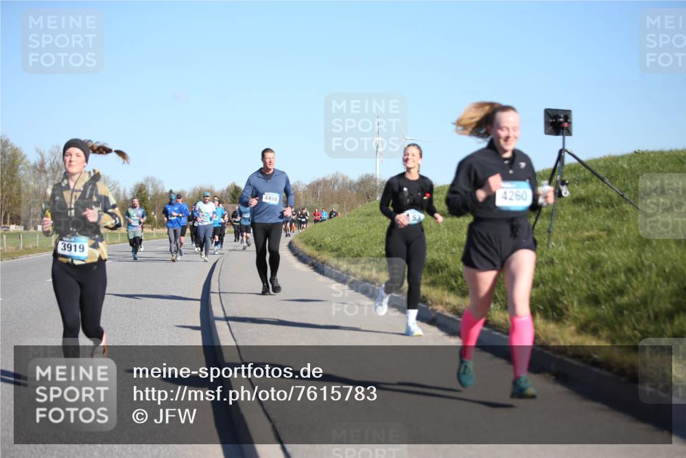 06.04.2025 - 44. Internationalen Wilhelmsburger Insellauf Jannik Wohlers http://msf.ph/oto/7615783 06.04.2025 09:35:46 Laufen 3919, 4498, 4260 meine-sportfotos.de