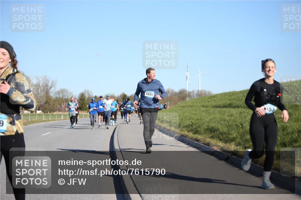 06.04.2025 - 44. Internationalen Wilhelmsburger Insellauf Jannik Wohlers http://msf.ph/oto/7615790 06.04.2025 09:35:48 Laufen 9, 4498, 153 meine-sportfotos.de