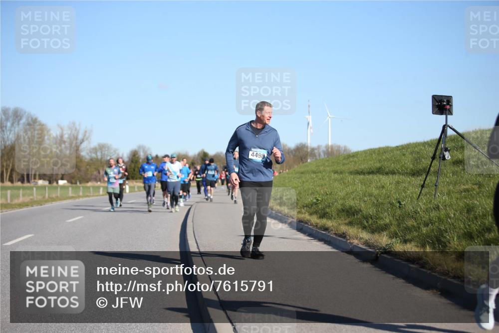 06.04.2025 - 44. Internationalen Wilhelmsburger Insellauf Jannik Wohlers http://msf.ph/oto/7615791 06.04.2025 09:35:48 Laufen 4498 meine-sportfotos.de
