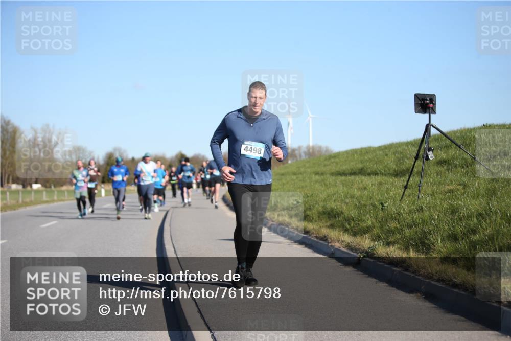 06.04.2025 - 44. Internationalen Wilhelmsburger Insellauf Jannik Wohlers http://msf.ph/oto/7615798 06.04.2025 09:35:49 Laufen 4498 meine-sportfotos.de