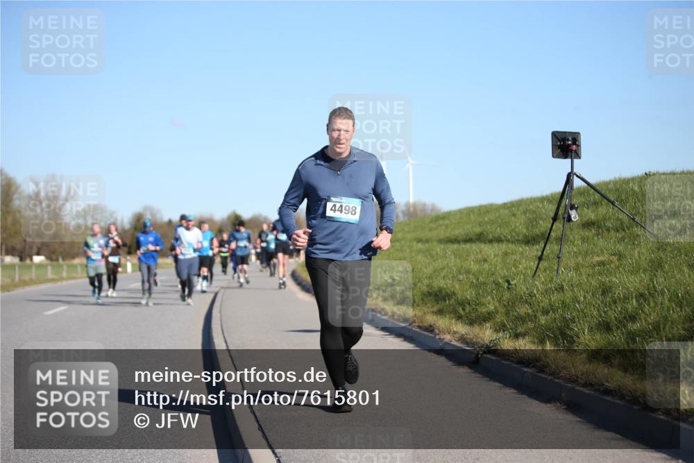 06.04.2025 - 44. Internationalen Wilhelmsburger Insellauf Jannik Wohlers http://msf.ph/oto/7615801 06.04.2025 09:35:49 Laufen 4498 meine-sportfotos.de